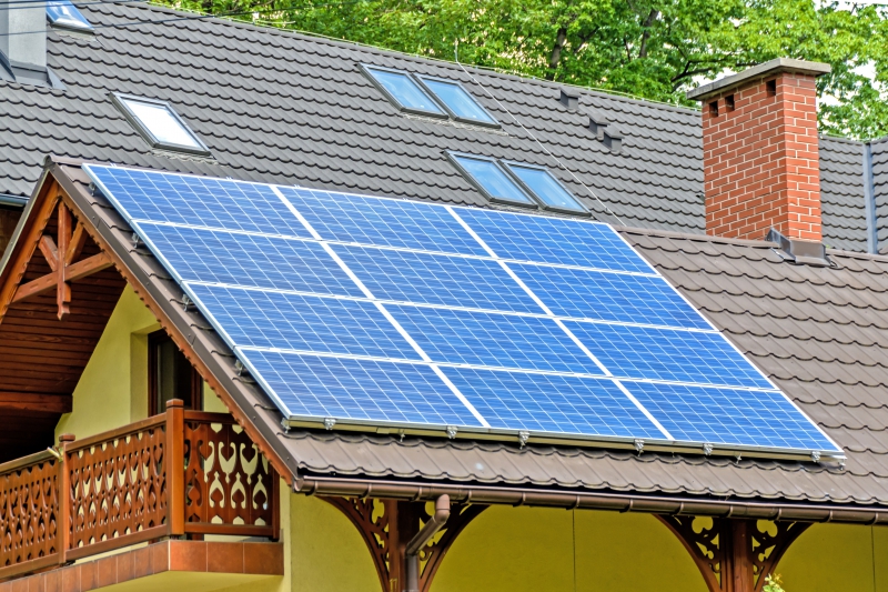 chauffagiste-GREOLIERES-min_solar-panels-1477987